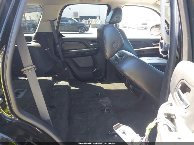 Cadillac Escalade Standard