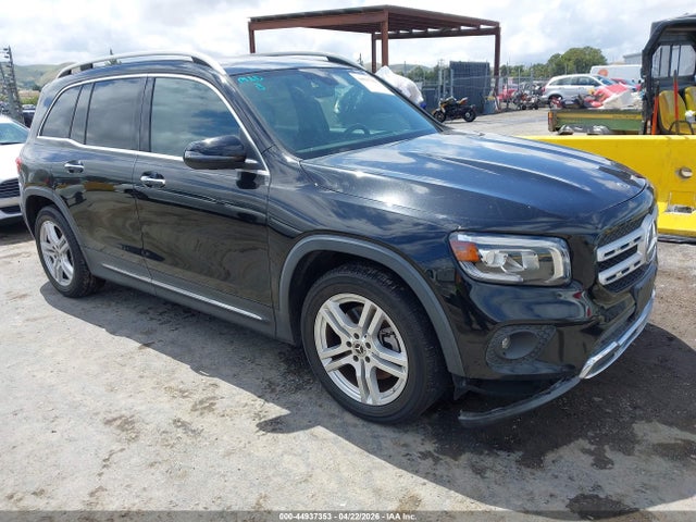 Salvage Mercedes-Benz GLB Image
