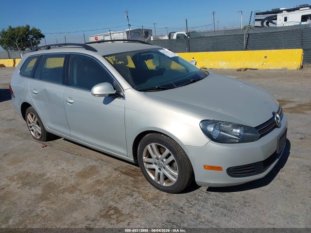 Salvage Volkswagen Jetta Image