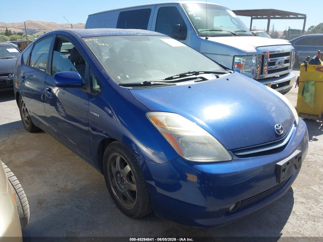 Salvage Toyota Prius Image