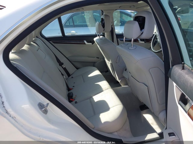 Mercedes-Benz C-Class Luxury