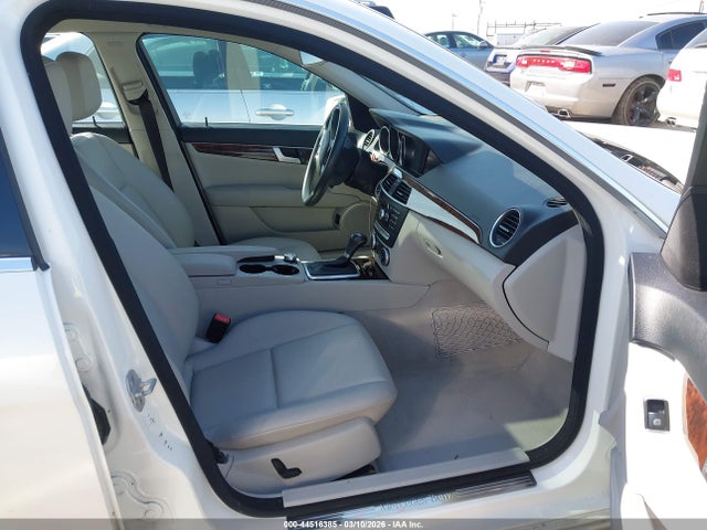 Mercedes-Benz C-Class Luxury