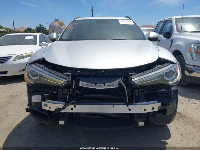 Alfa Romeo Stelvio Sport Rwd