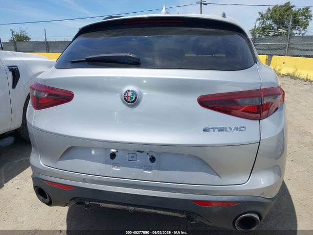 Alfa Romeo Stelvio Sport Rwd