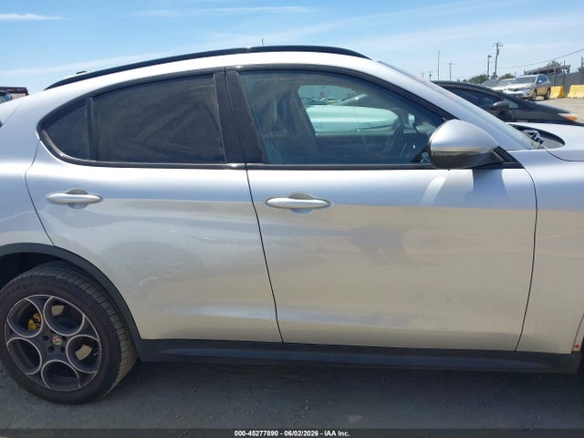 Alfa Romeo Stelvio Sport Rwd