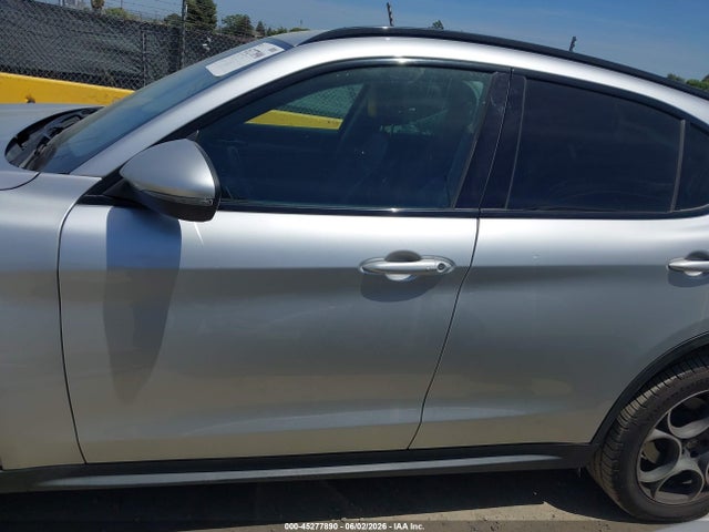 Alfa Romeo Stelvio Sport Rwd