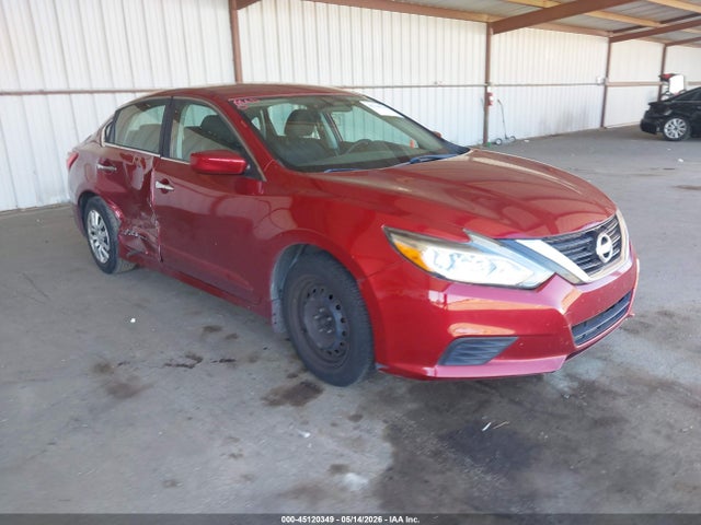 Salvage Nissan Altima Image