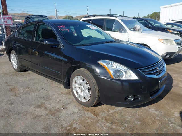 Salvage Nissan Altima Image