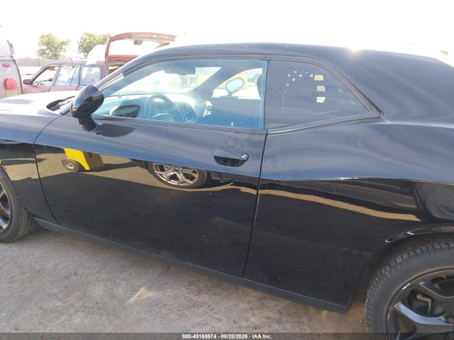 Dodge Challenger Sxt