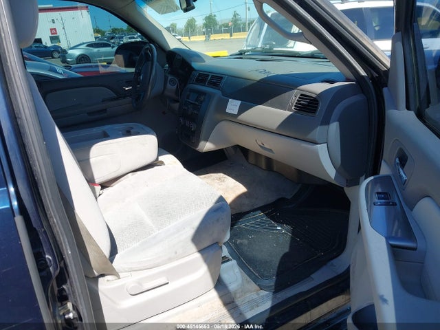 Chevrolet Suburban 2500 Ls