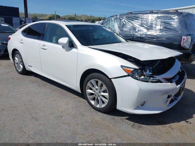 Salvage Lexus Es Image