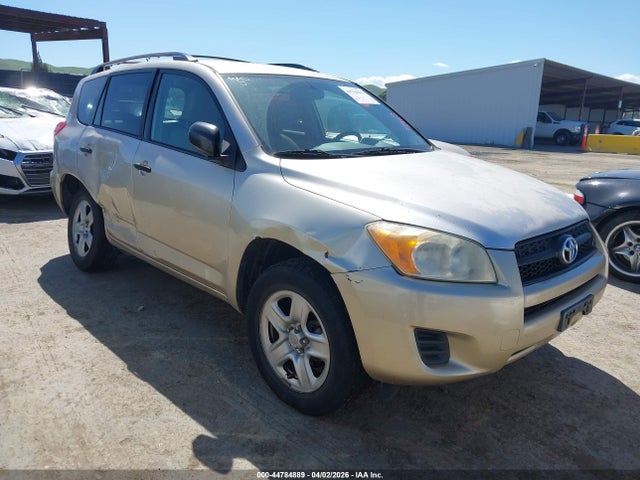 Salvage Toyota RAV4 Image