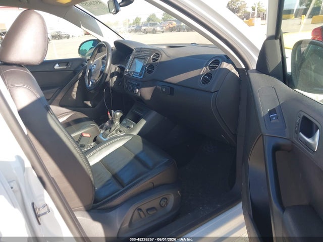 Volkswagen Tiguan 2.0t Sport
