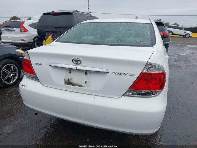Toyota Camry Le
