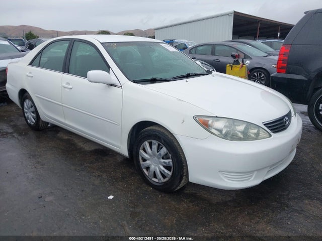 Salvage Toyota Camry Image