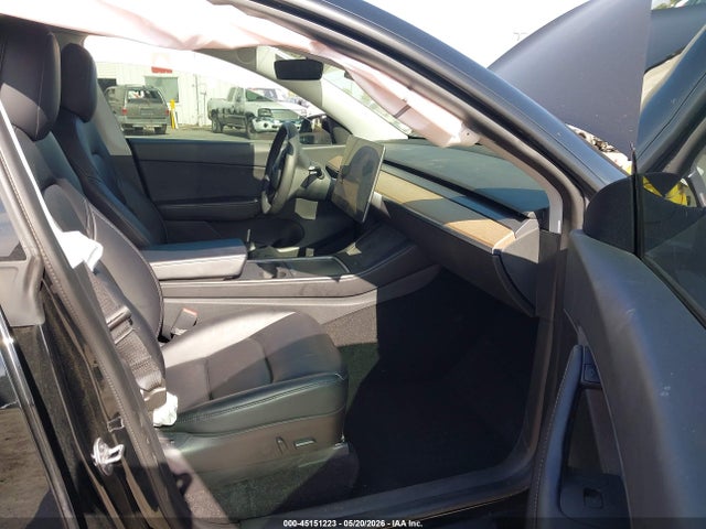 Tesla Model Y Long Range Dual Motor All-wheel Drive