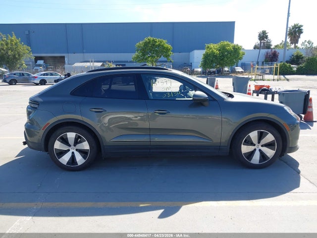 Porsche Macan Electric 4