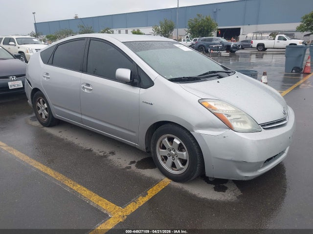 Salvage Toyota Prius Image