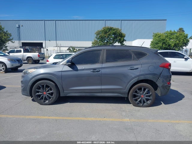 Hyundai TUCSON Night