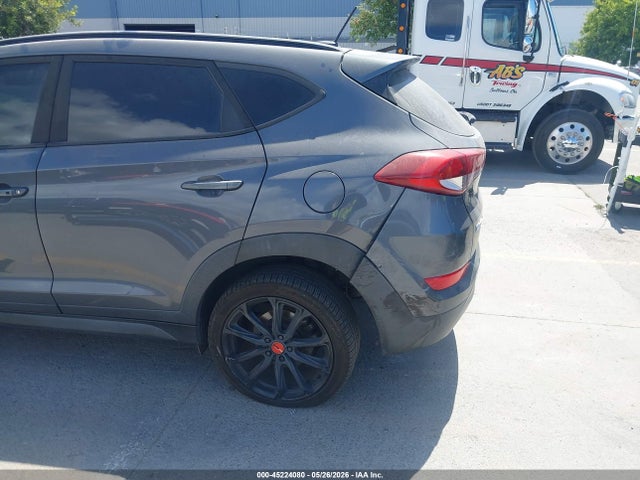 Hyundai TUCSON Night