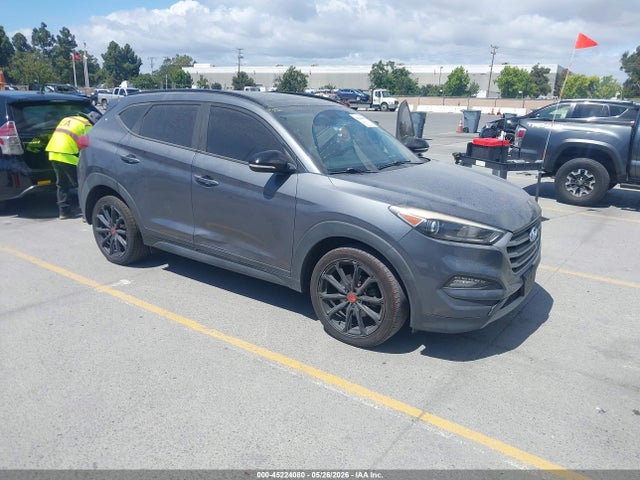 Salvage Hyundai TUCSON Image