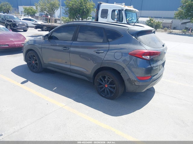 Hyundai TUCSON Night