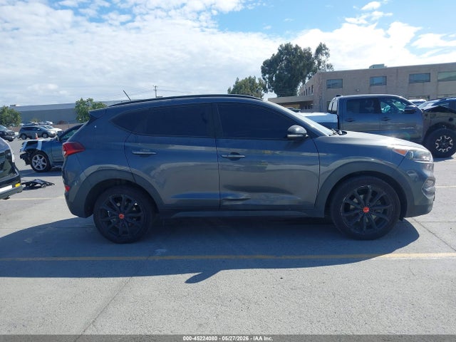 Hyundai TUCSON Night