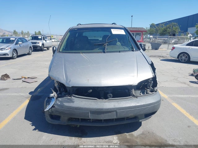 Toyota Sienna Le