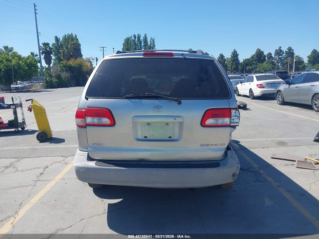 Toyota Sienna Le