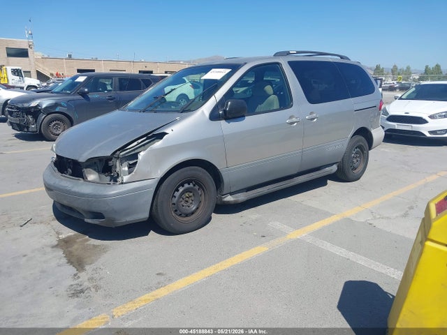 Toyota Sienna Le