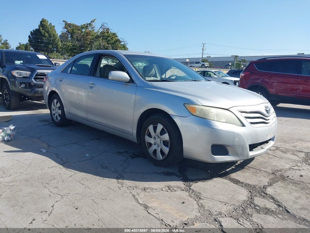 Salvage Toyota Camry Image