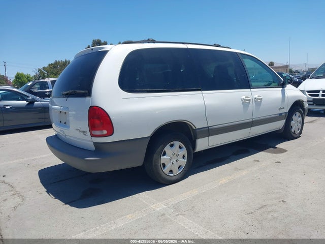 Plymouth Grand Voyager Se