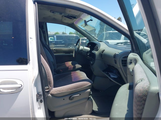 Plymouth Grand Voyager Se