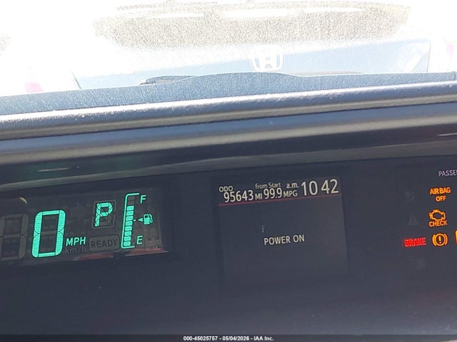 Toyota Prius c Three