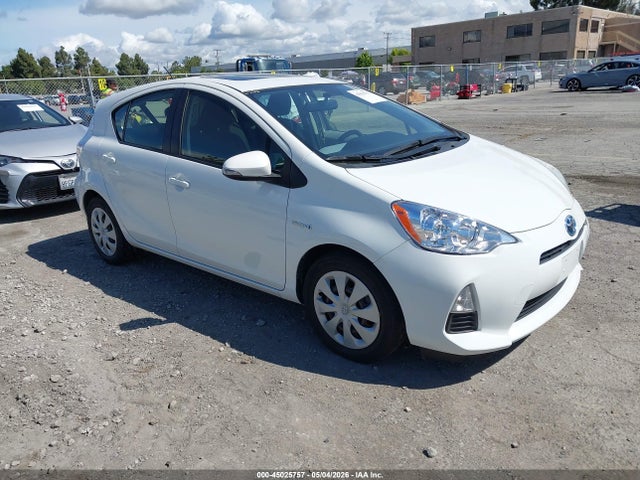 Salvage Toyota Prius c Image