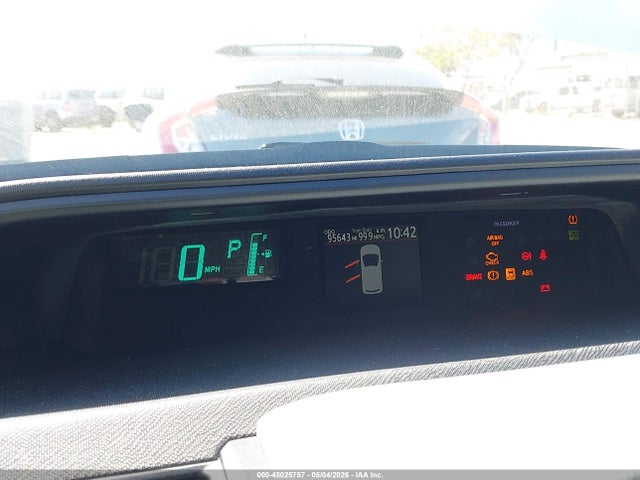 Toyota Prius c Three