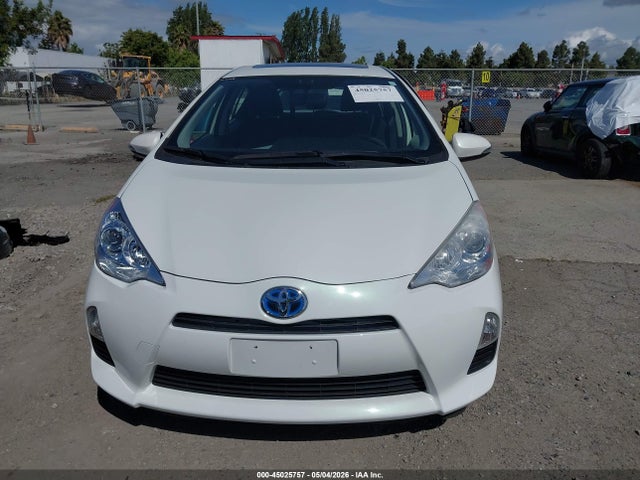Toyota Prius c Three
