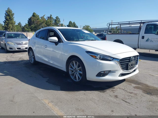 Salvage Mazda Mazda3 Image