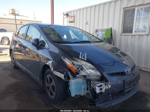 Salvage Toyota Prius Image