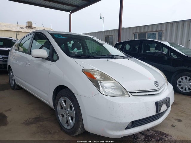 Salvage Toyota Prius Image