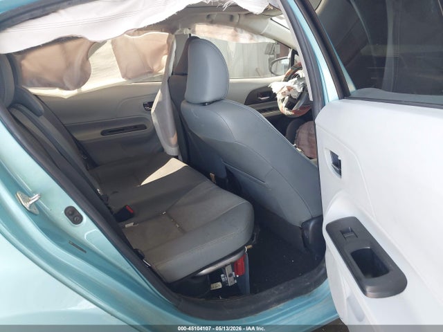 Toyota Prius c Four
