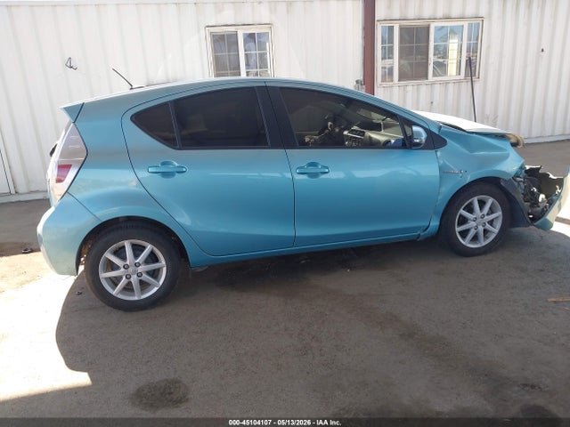 Toyota Prius c Four