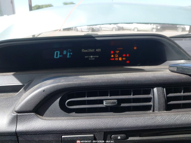 Toyota Prius c Four