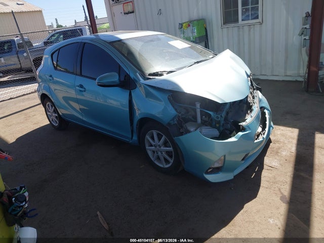Salvage Toyota Prius c Image