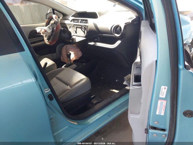 Toyota Prius c Four