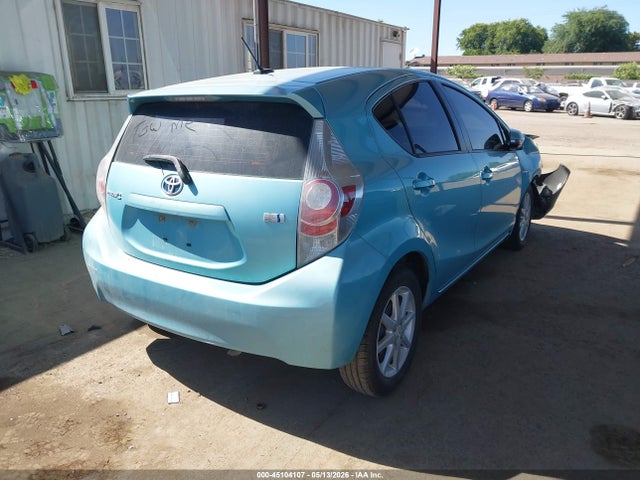 Toyota Prius c Four