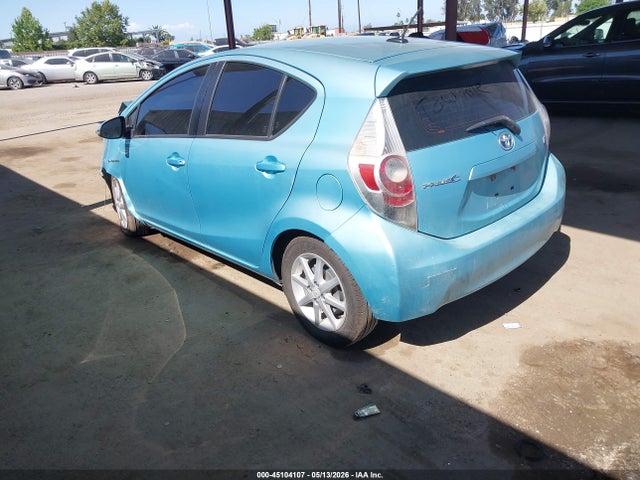 Toyota Prius c Four