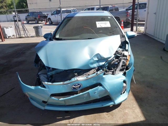 Toyota Prius c Four