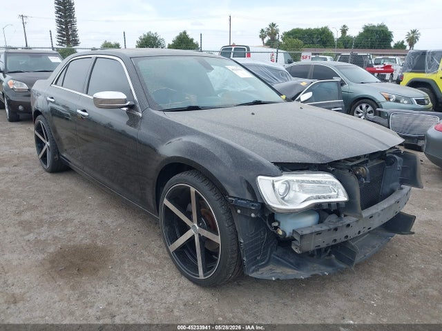 Salvage Chrysler 300c Image