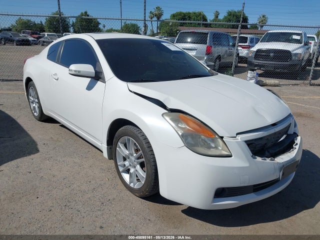 Salvage Nissan Altima Image